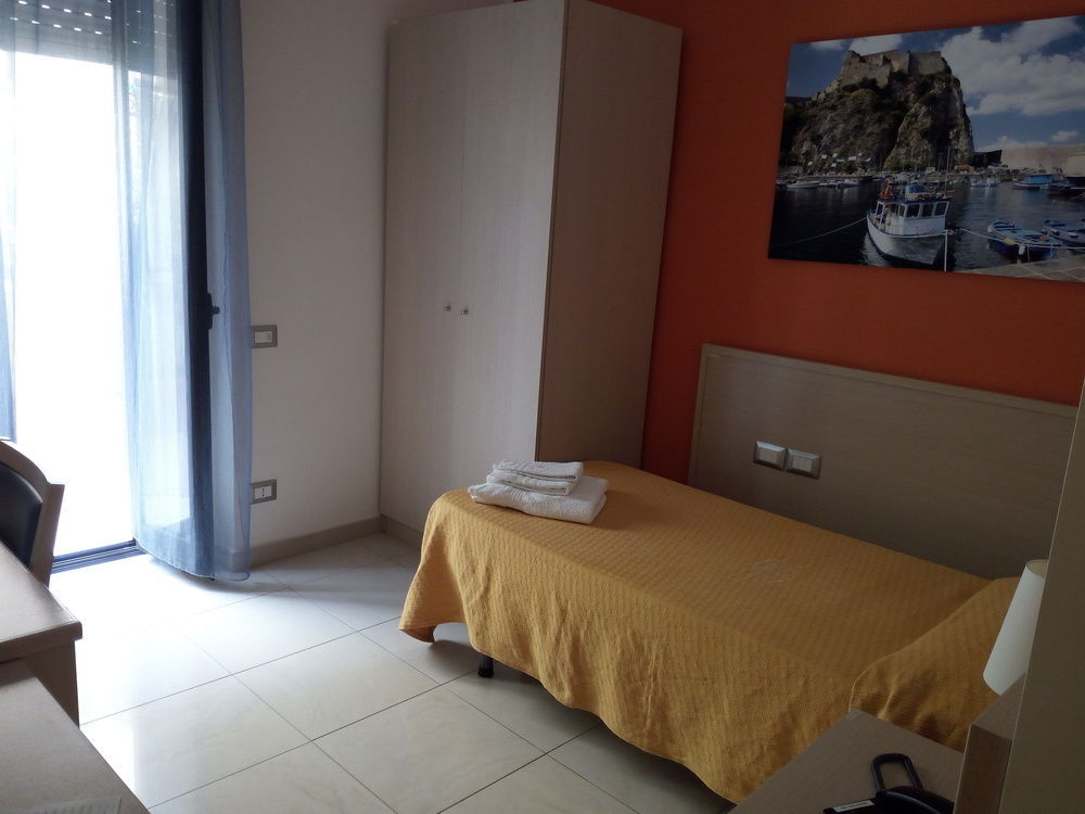 Hotel Residence Empedocle Месина Екстериор снимка