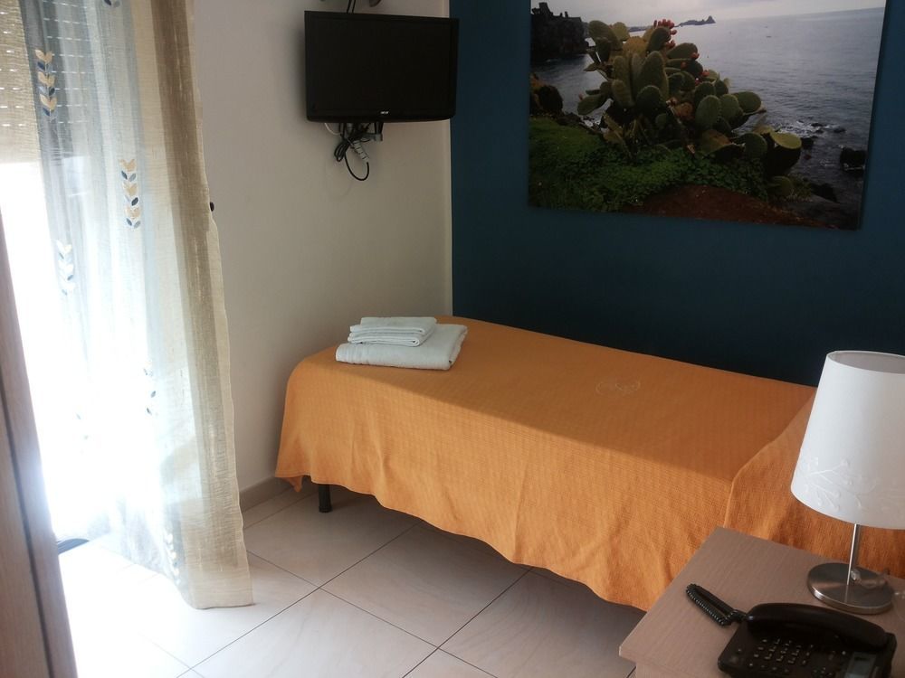 Hotel Residence Empedocle Месина Екстериор снимка