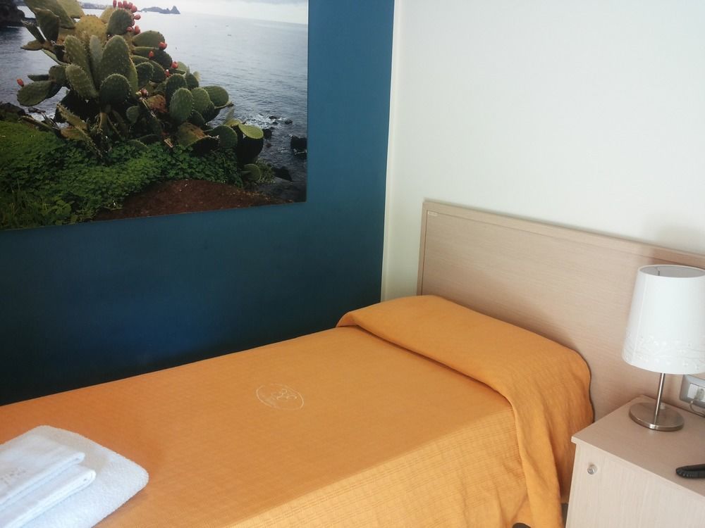 Hotel Residence Empedocle Месина Екстериор снимка