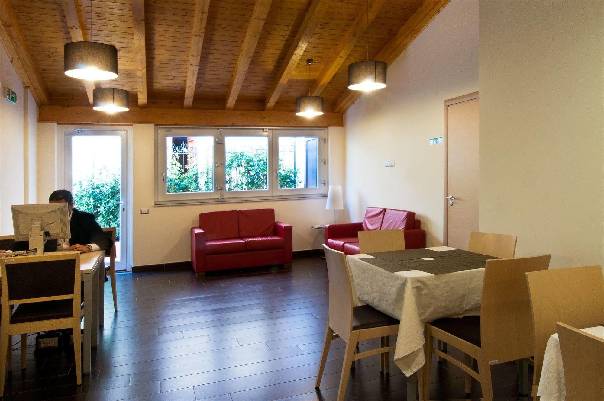 Hotel Residence Empedocle Месина Екстериор снимка