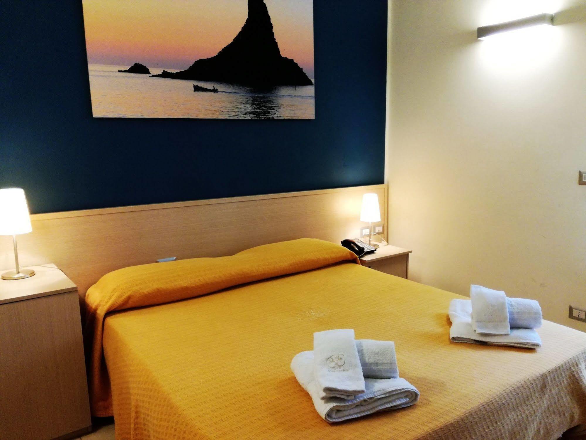 Hotel Residence Empedocle Месина Екстериор снимка
