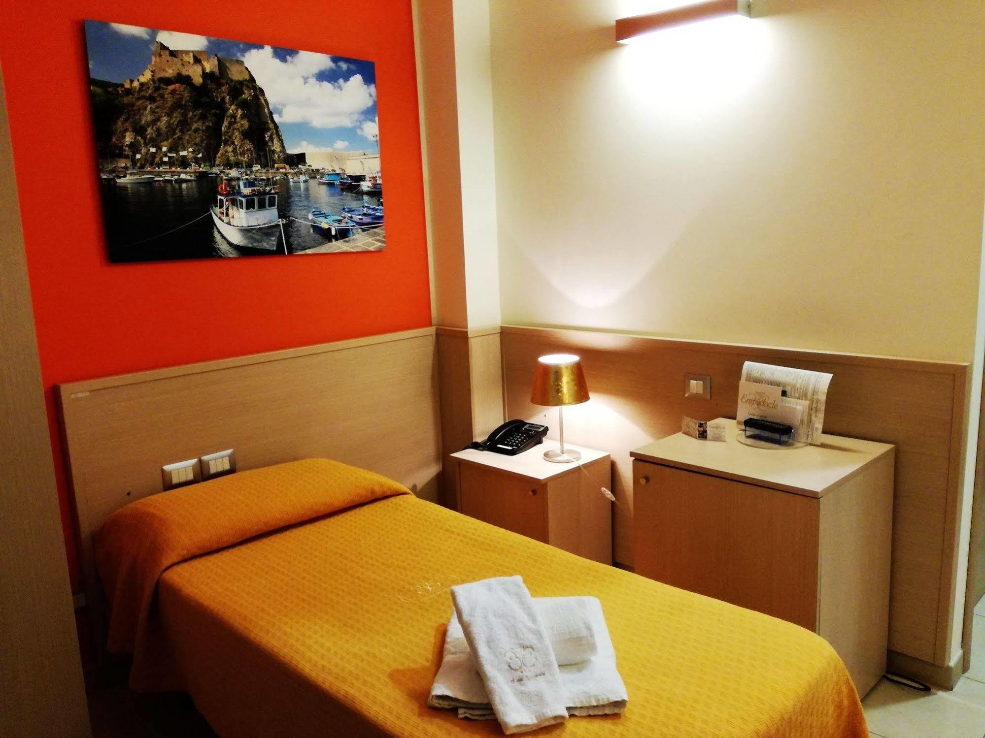 Hotel Residence Empedocle Месина Екстериор снимка
