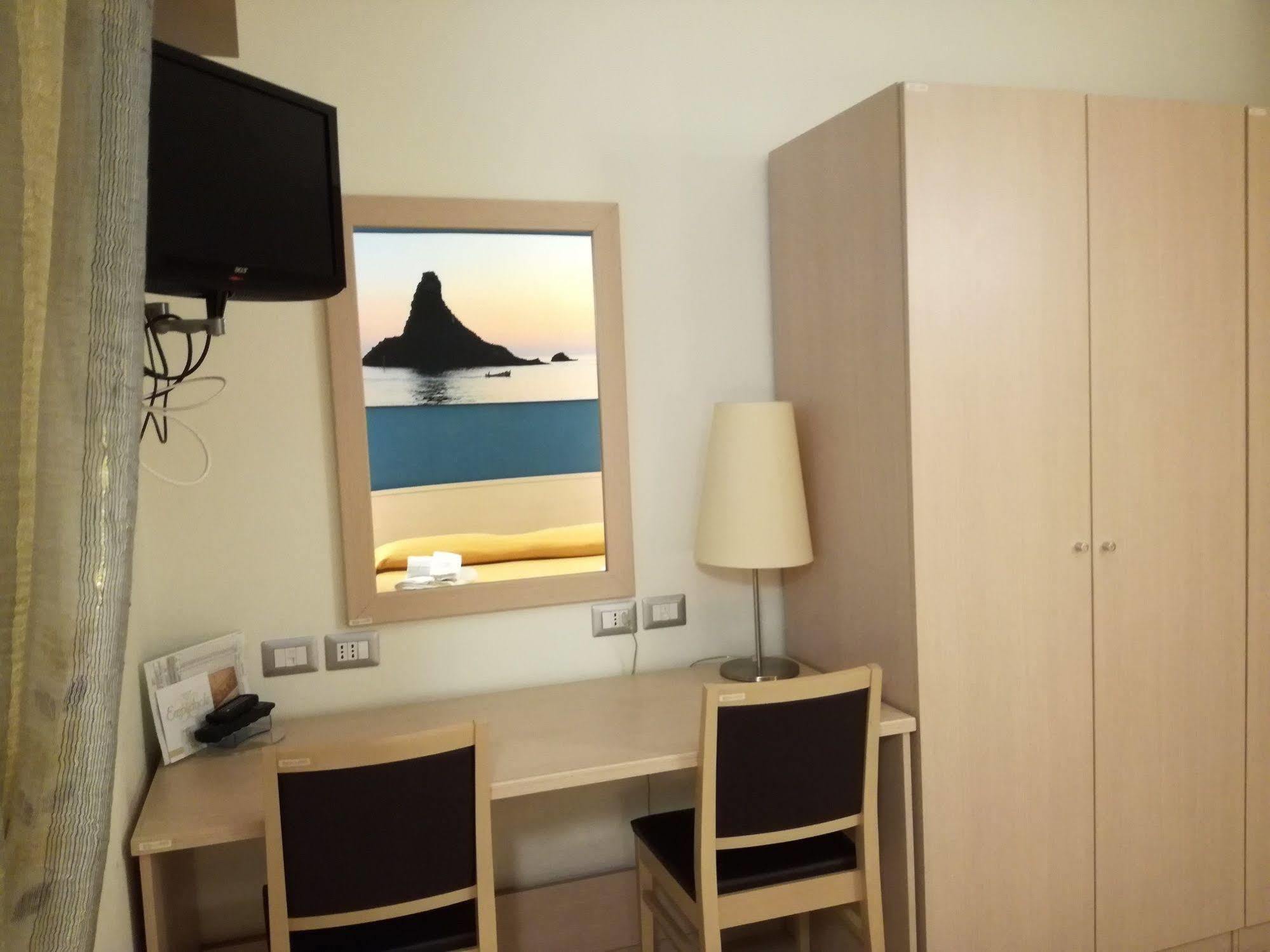 Hotel Residence Empedocle Месина Екстериор снимка