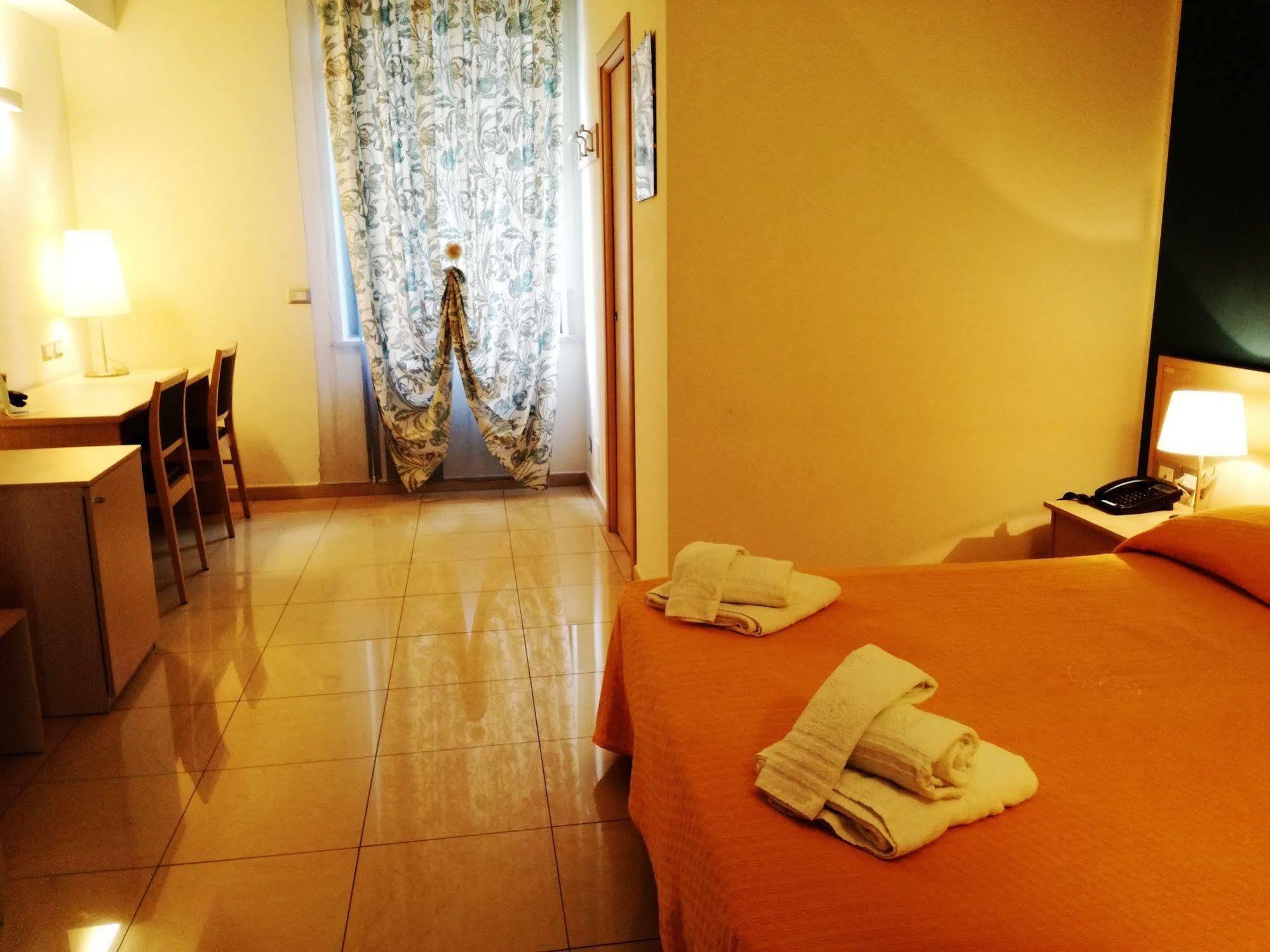 Hotel Residence Empedocle Месина Екстериор снимка