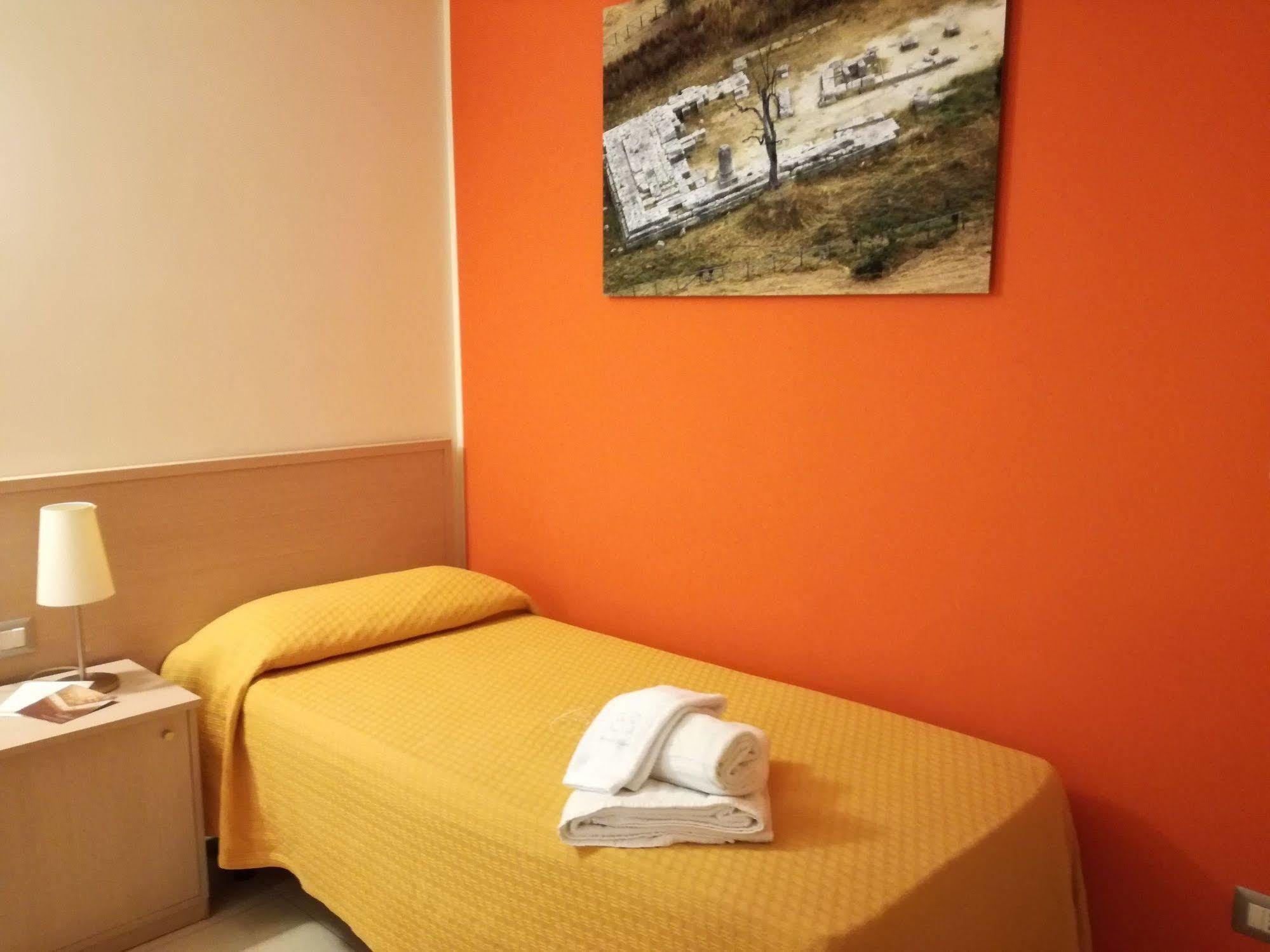 Hotel Residence Empedocle Месина Екстериор снимка