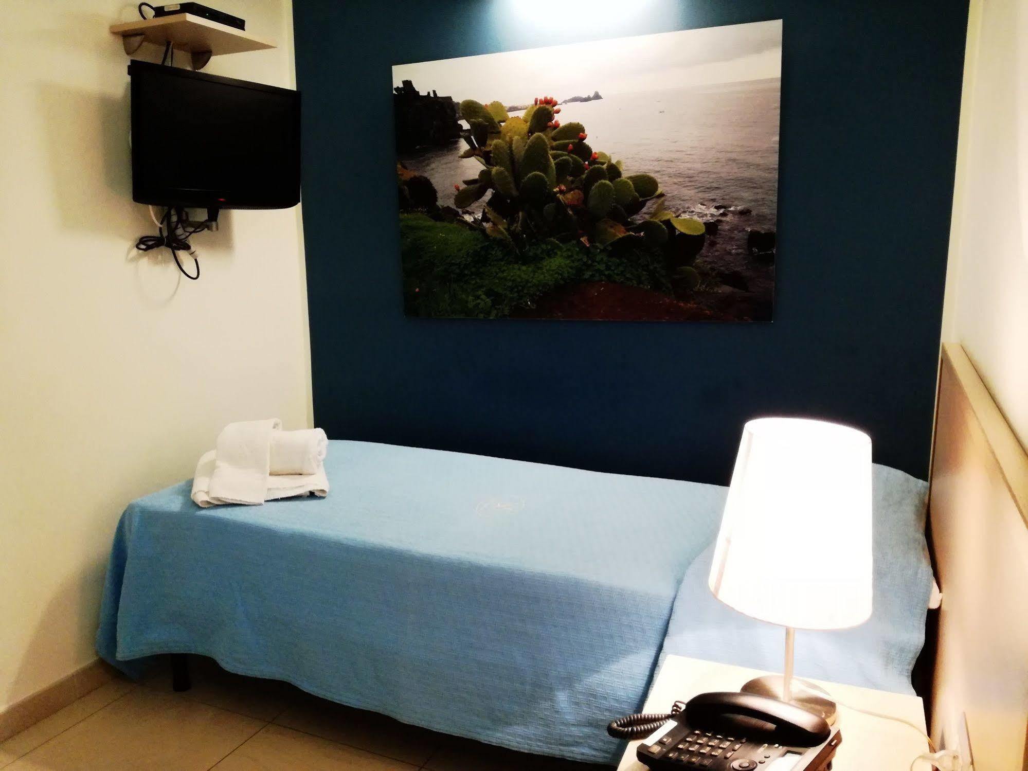Hotel Residence Empedocle Месина Екстериор снимка