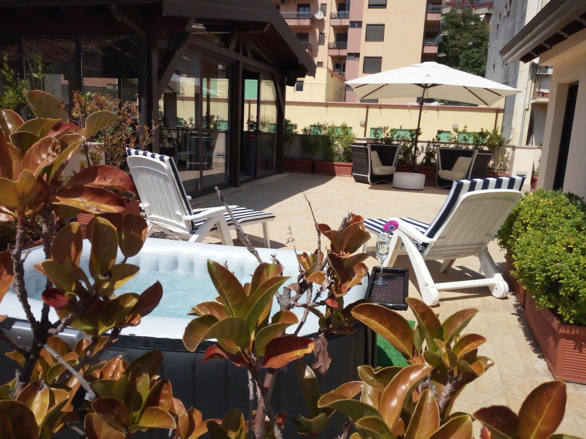 Hotel Residence Empedocle Месина Екстериор снимка