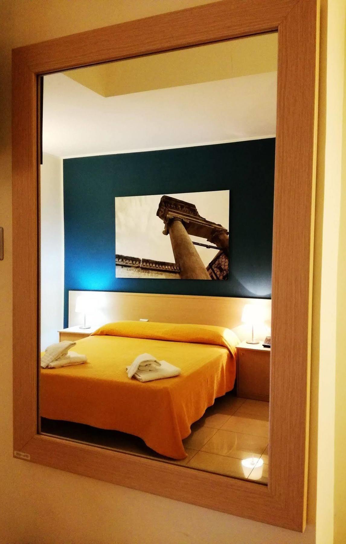 Hotel Residence Empedocle Месина Екстериор снимка
